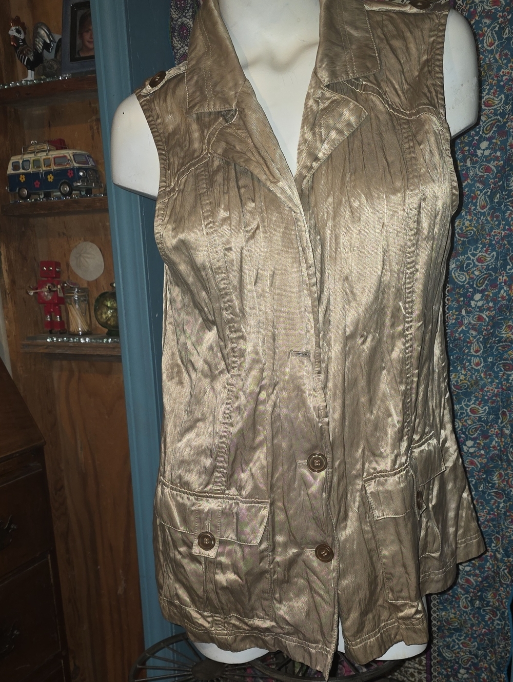 TravelSmith Metallic Gold Sleeveless Button-Front Vest